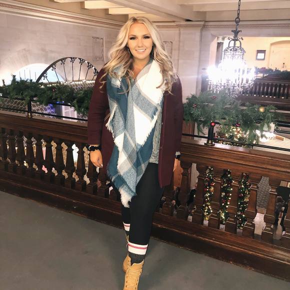 Meet your Posher, Ashtin - Picture 1 of 1